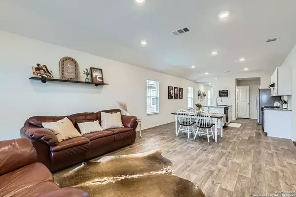 New Braunfels, TX 78130,2917 BROGAN CRK