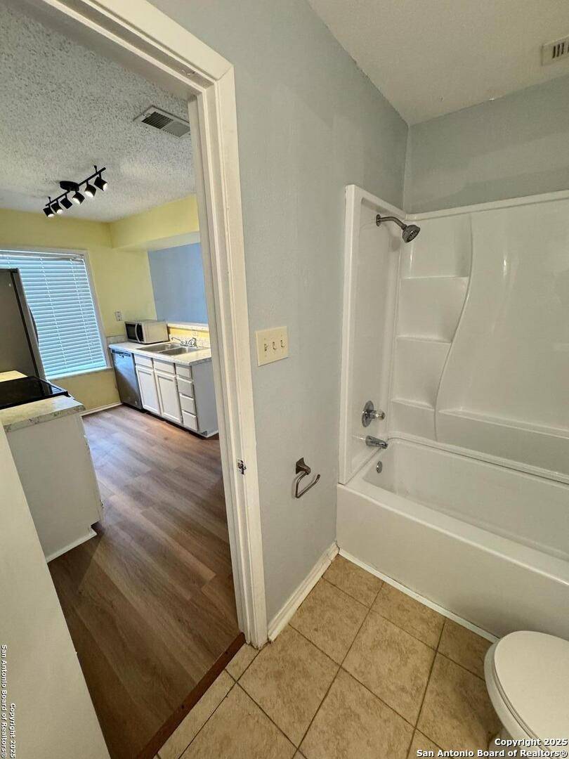 San Antonio, TX 78229-4406,4949 Hamilton Wolfe Rd #9201 UNIT 9201