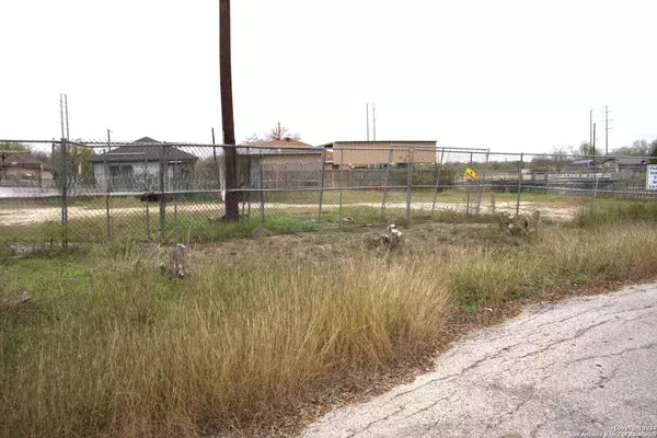 San Antonio, TX 78237,219 Azucena St