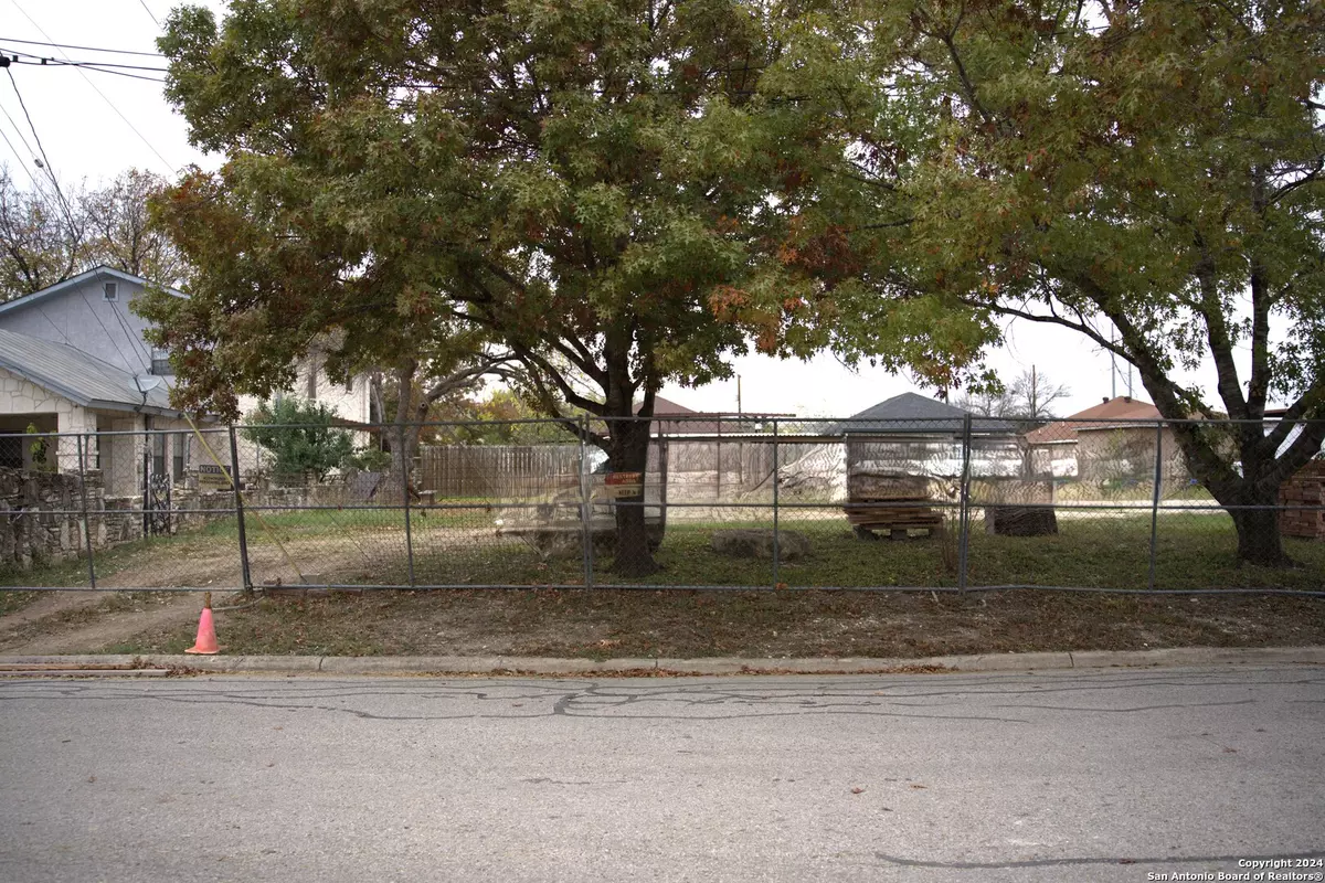 San Antonio, TX 78237,235 AZUCENA ST