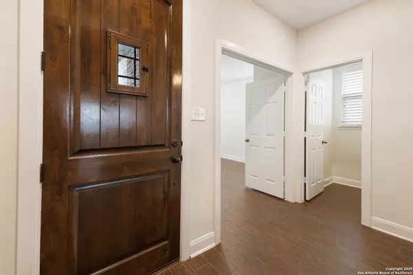 Boerne, TX 78006-2158,120 ROCKY PATH