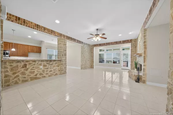 Boerne, TX 78006,29010 Bettina