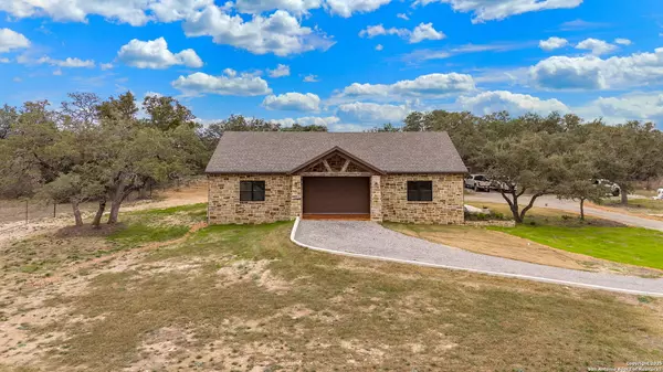 238 SABINAS CREEK RANCH RD, Boerne, TX 78006-8355