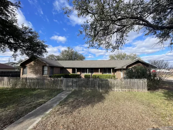 Hondo, TX 78861-3502,506 30TH ST