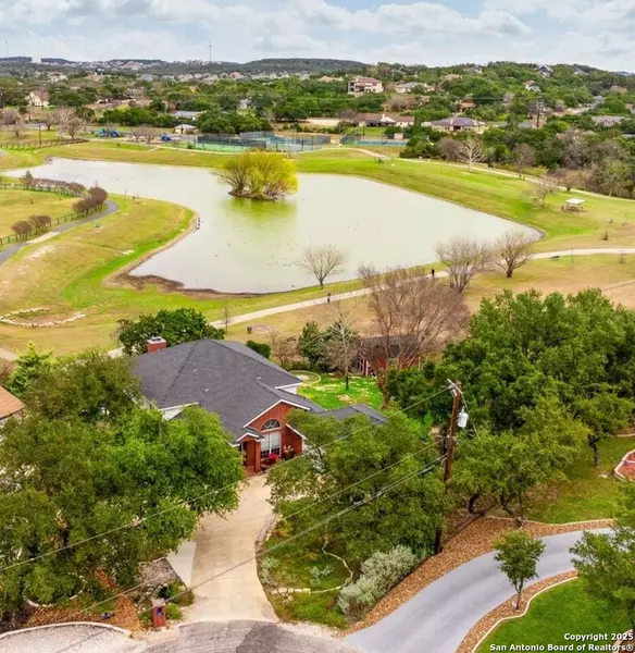 105 BREEZE RDG, San Antonio, TX 78260-5913