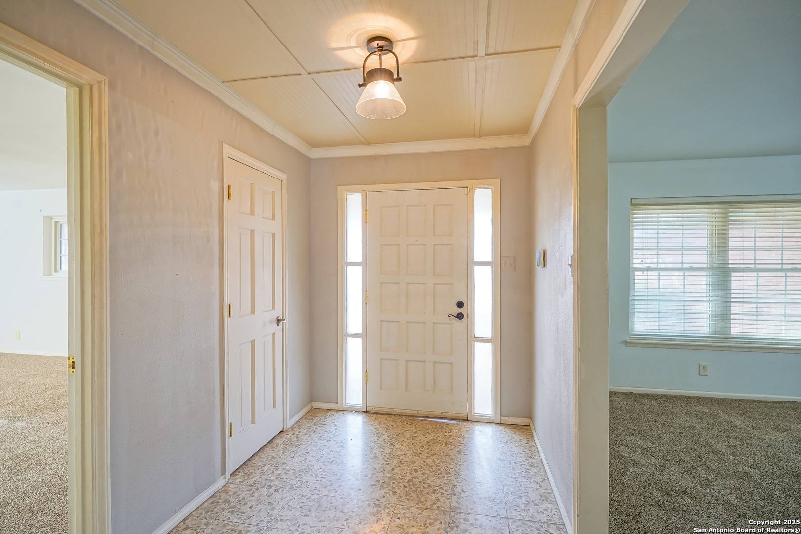 Windcrest, TX 78239,8738 MIDCROWN DR