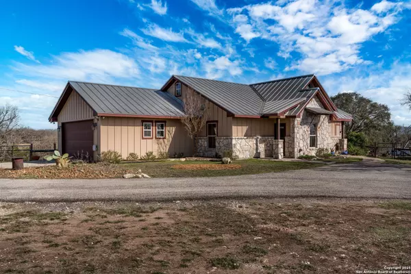 Comfort, TX 78013-2822,215 WILSON CREEK RD