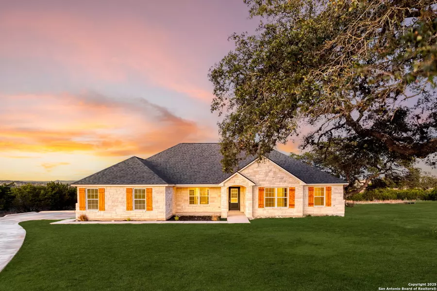 567 Pinto Canyon, Bandera, TX 78003