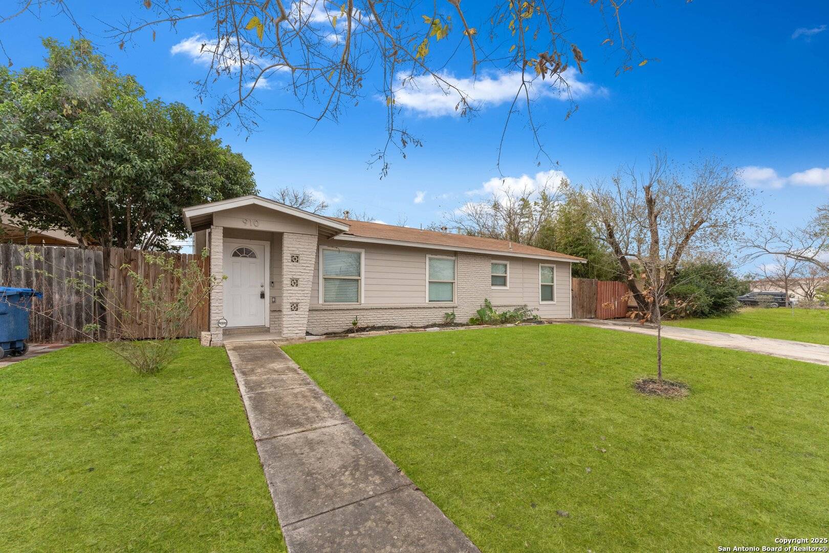 San Antonio, TX 78216-6037,910 REXFORD DR