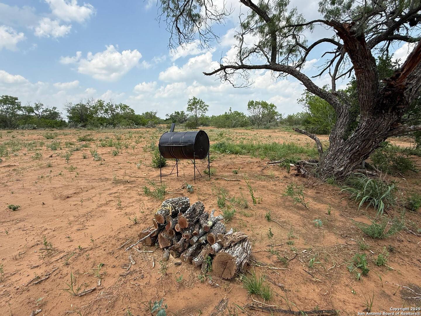 Bigfoot, TX 78005,TRACT 1 FM 140
