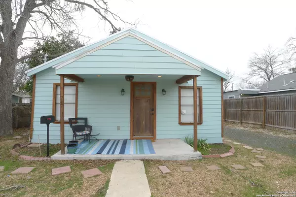 747 OASIS ST, New Braunfels, TX 78130-3717