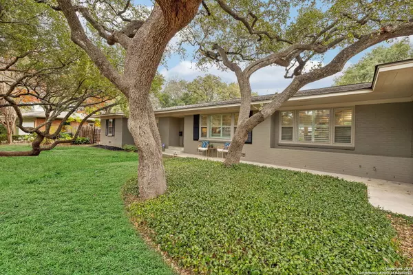 San Antonio, TX 78209-2406,110 FIVE OAKS DR