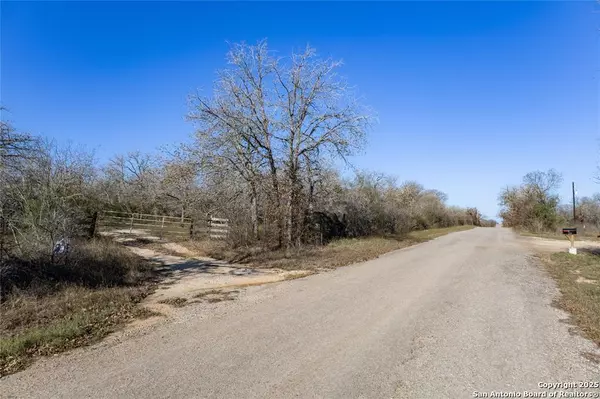 Lockhart, TX 78644,399 Seals Creek