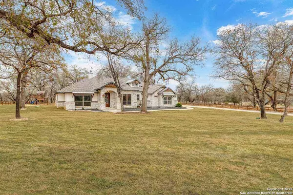 Adkins, TX 78101,157 Crescent Ridge