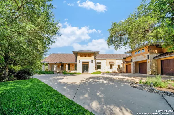 955 RIVERFOREST DR, New Braunfels, TX 78132-3346