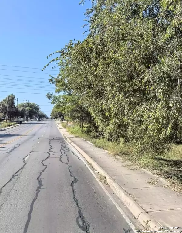 San Antonio, TX 78220,840 H St.