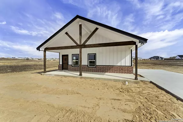 La Vernia, TX 78121,218 COLONIAL LN