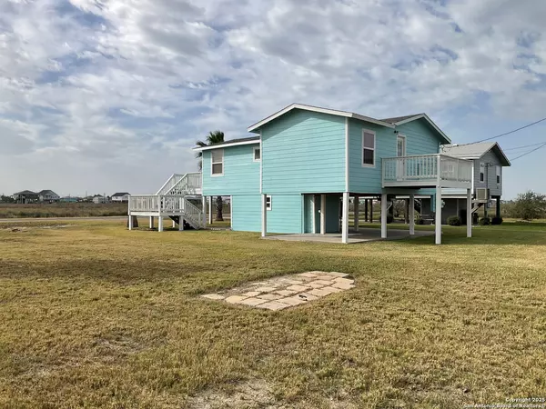 Rockport, TX 78382,470 & 469 W Club Oak Ln