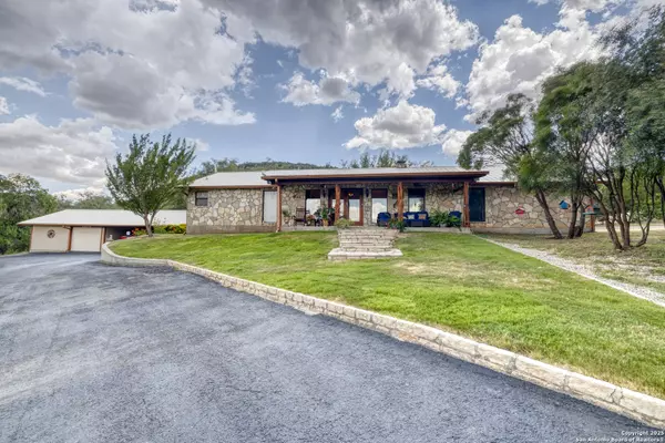 Concan, TX 78838,457 TOMAHAWK WAY