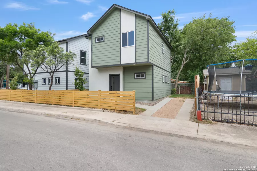 203 OBREGON ST UNIT 201, San Antonio, TX 78207