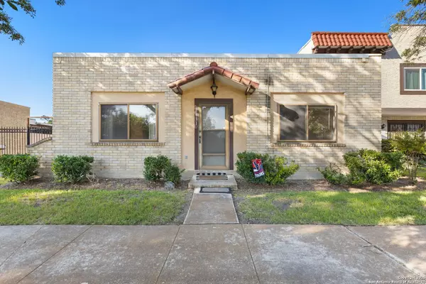 San Antonio, TX 78239-1511,6631 CROWN RDG