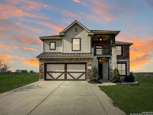 220 SCENIC HILLS DR, La Vernia, TX 78121-5902