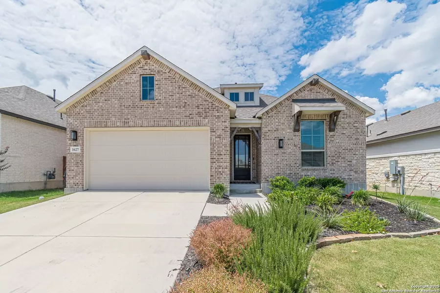 1627 DIRNDL, New Braunfels, TX 78132