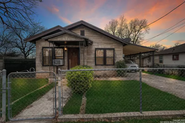 810 Eldorado St, San Antonio, TX 78225-1707