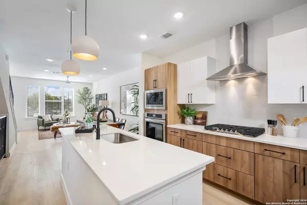 719 Locust St UNIT 4104, San Antonio, TX 78212