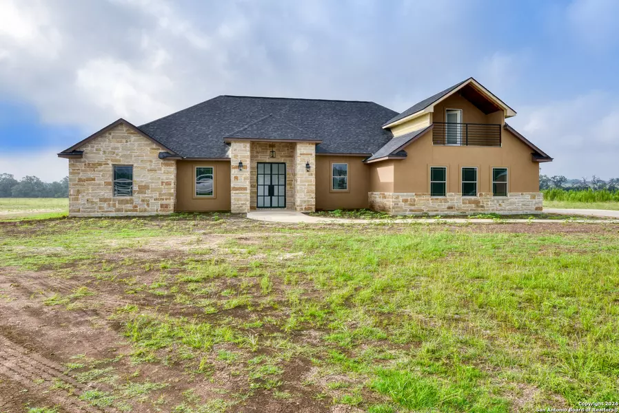 956 Horseshoe Falls, Bandera, TX 78003