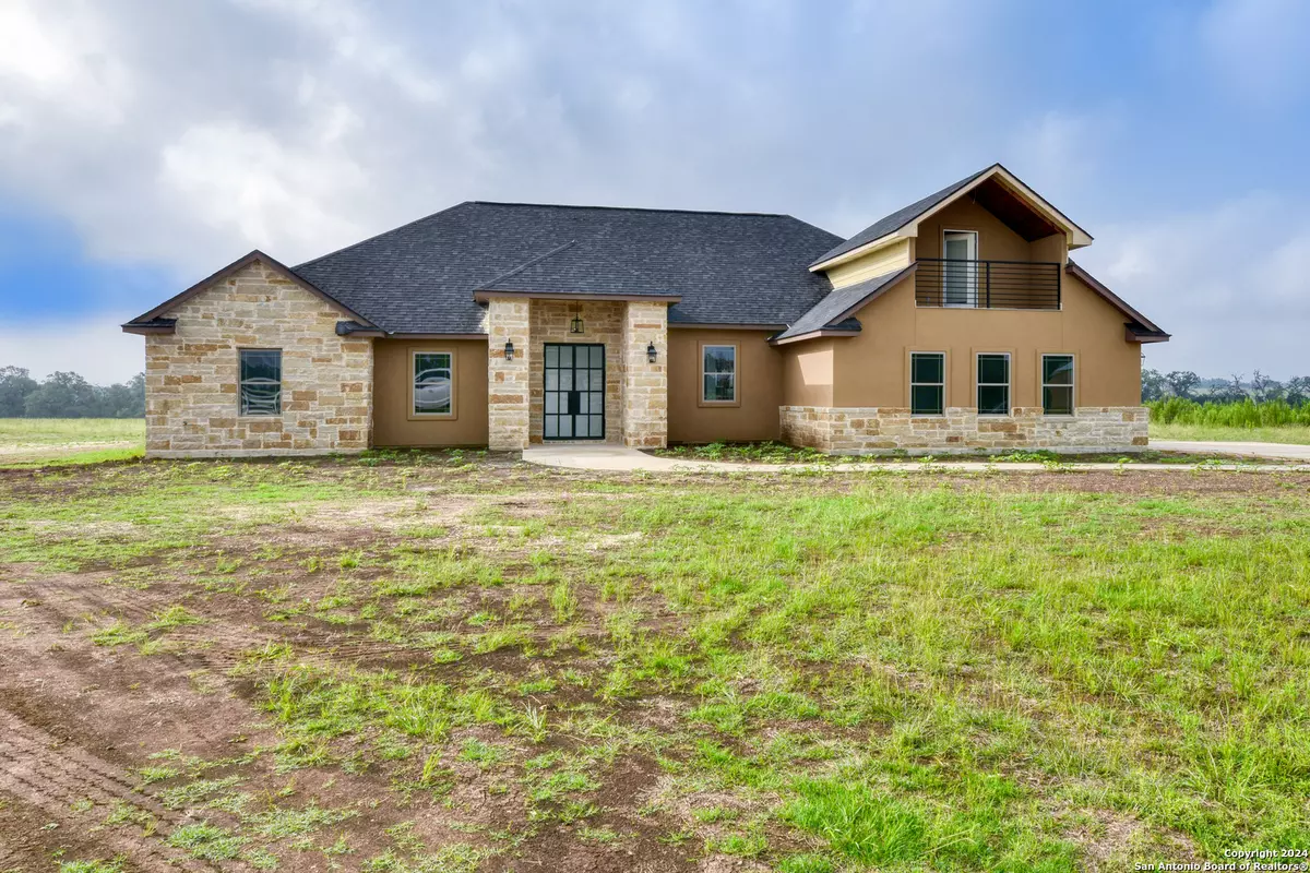 Bandera, TX 78003,956 Horseshoe Falls