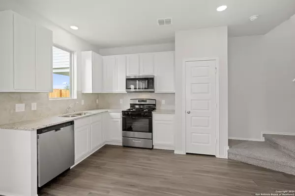 San Antonio, TX 78222,4927 Sandstone Way