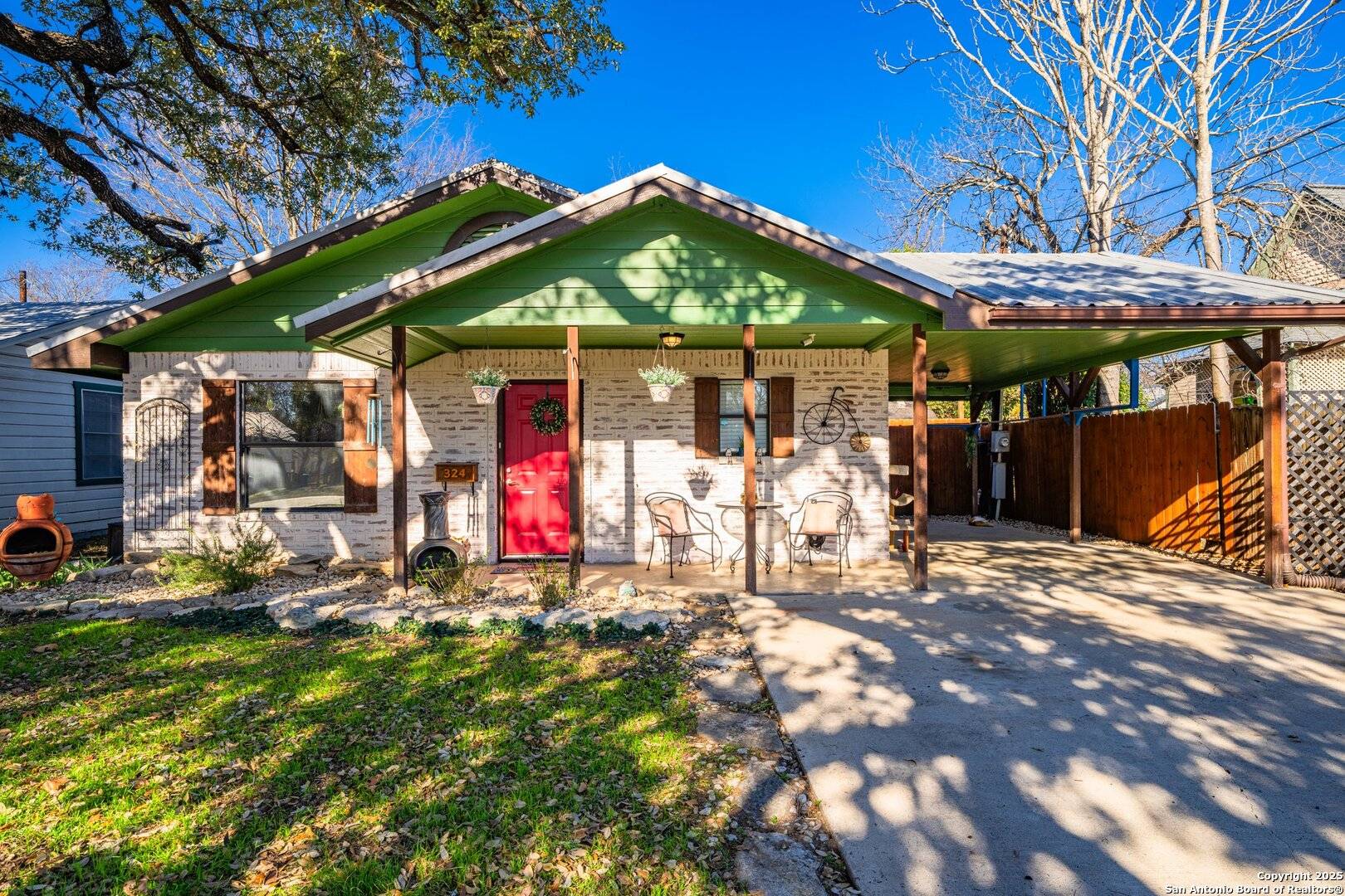 Kerrville, TX 78028,324 ROSS ST