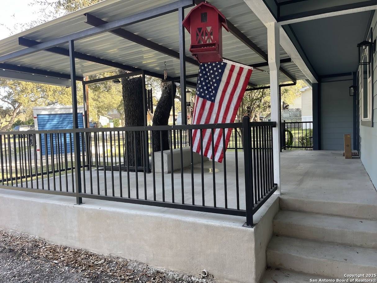 Canyon Lake, TX 78133,131 oak springs