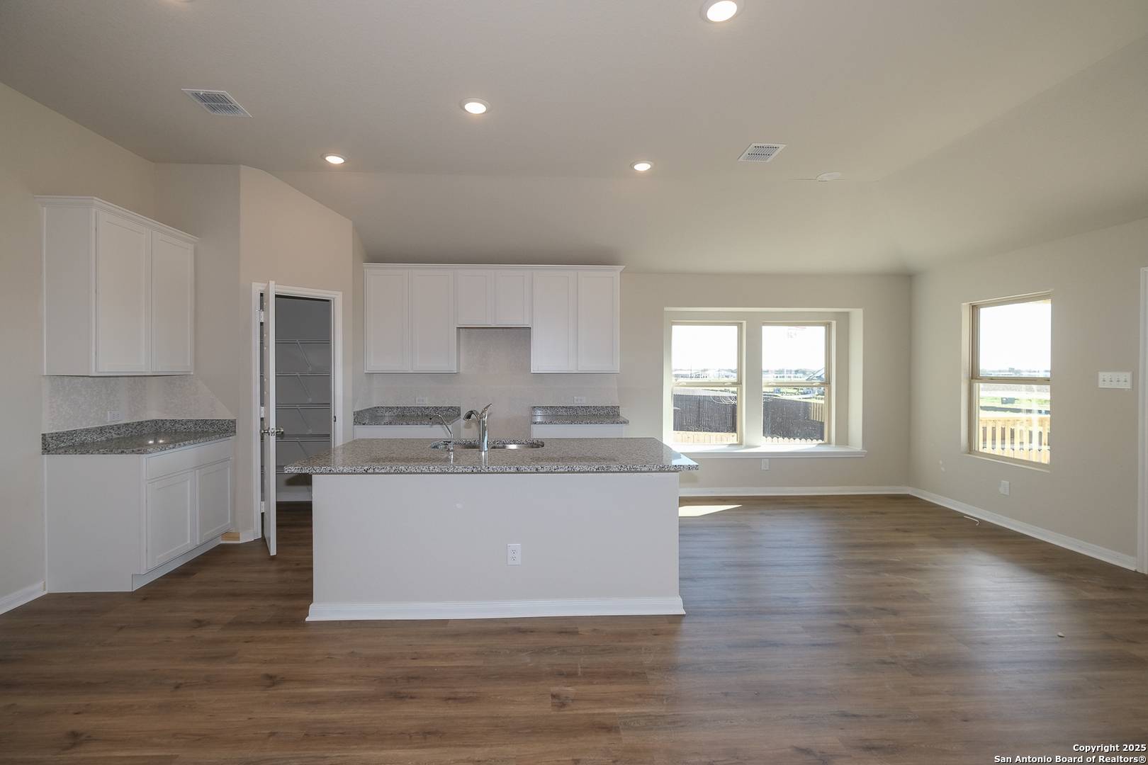 Seguin, TX 78155,1157 Water Valley