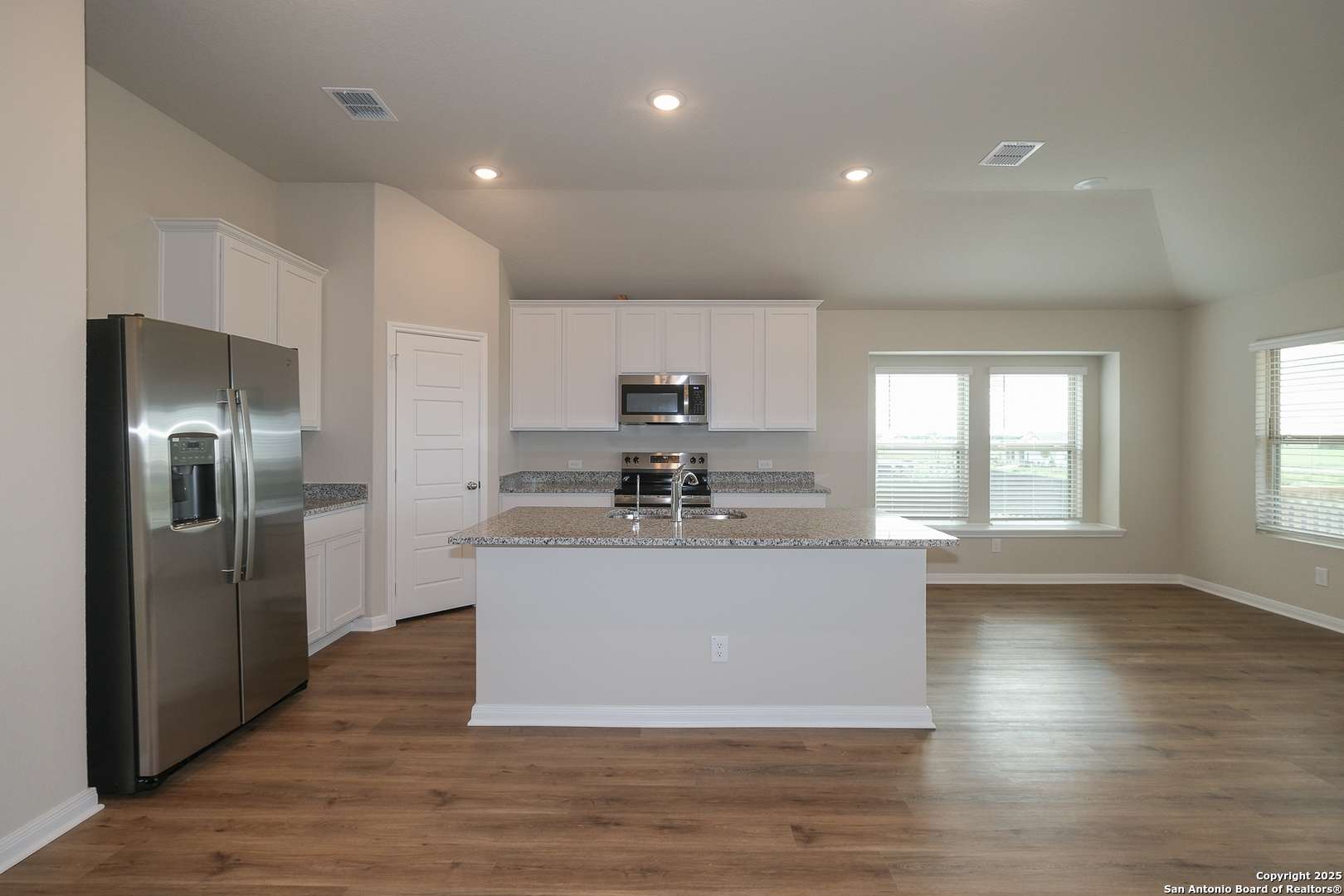 Seguin, TX 78155,1157 Water Valley