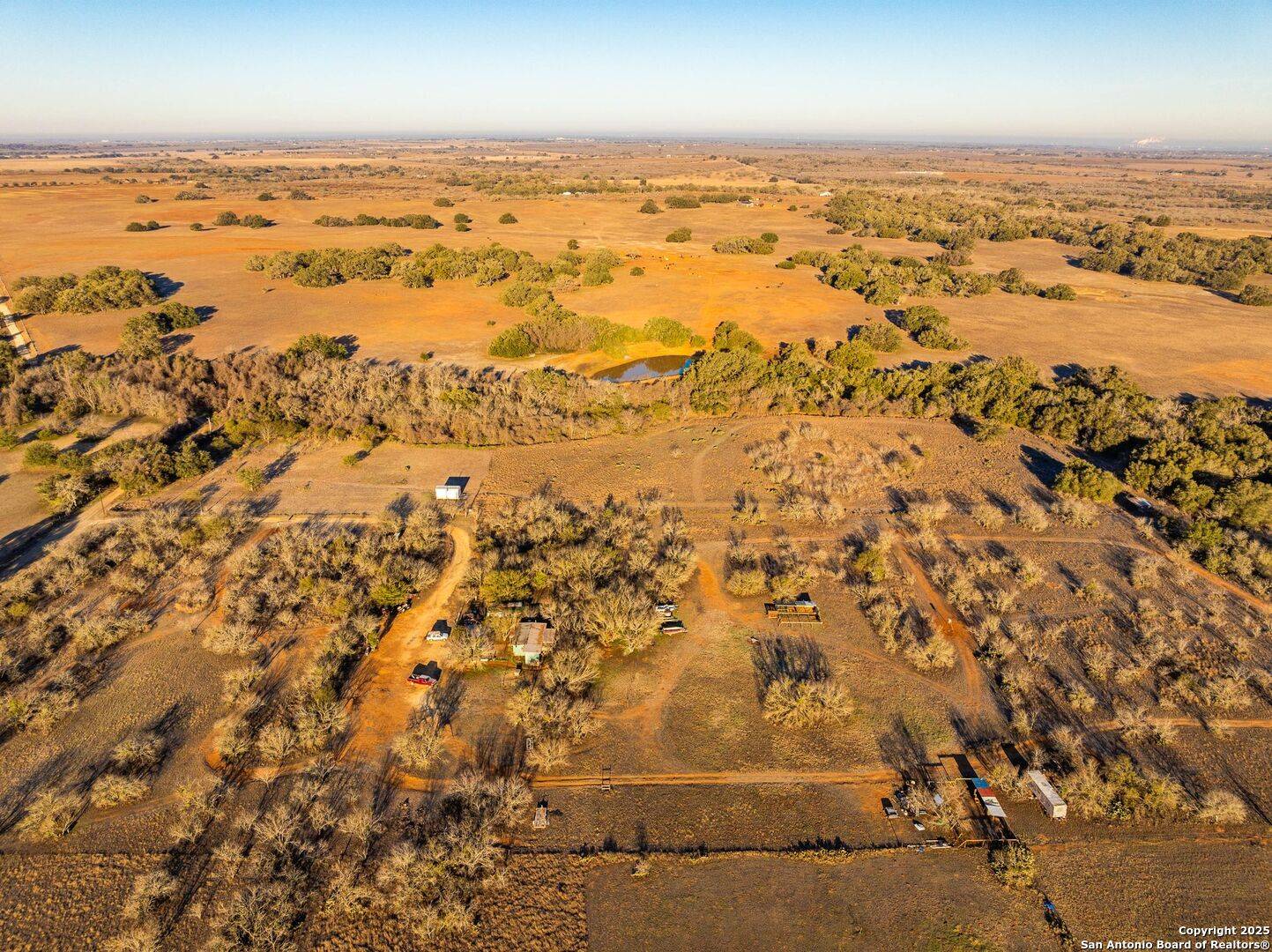 Floresville, TX 78114,1666 County Road 106