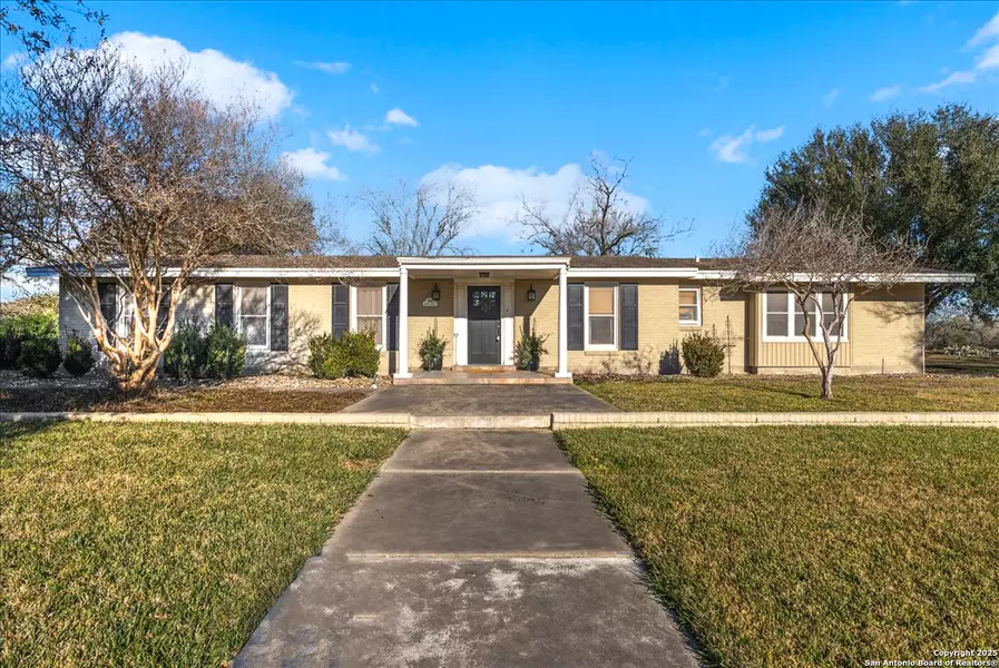 1300 Houston St, George West, TX 78022