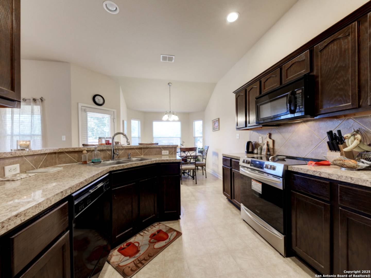 Schertz, TX 78108-2329,3941 WENSLEDALE DR