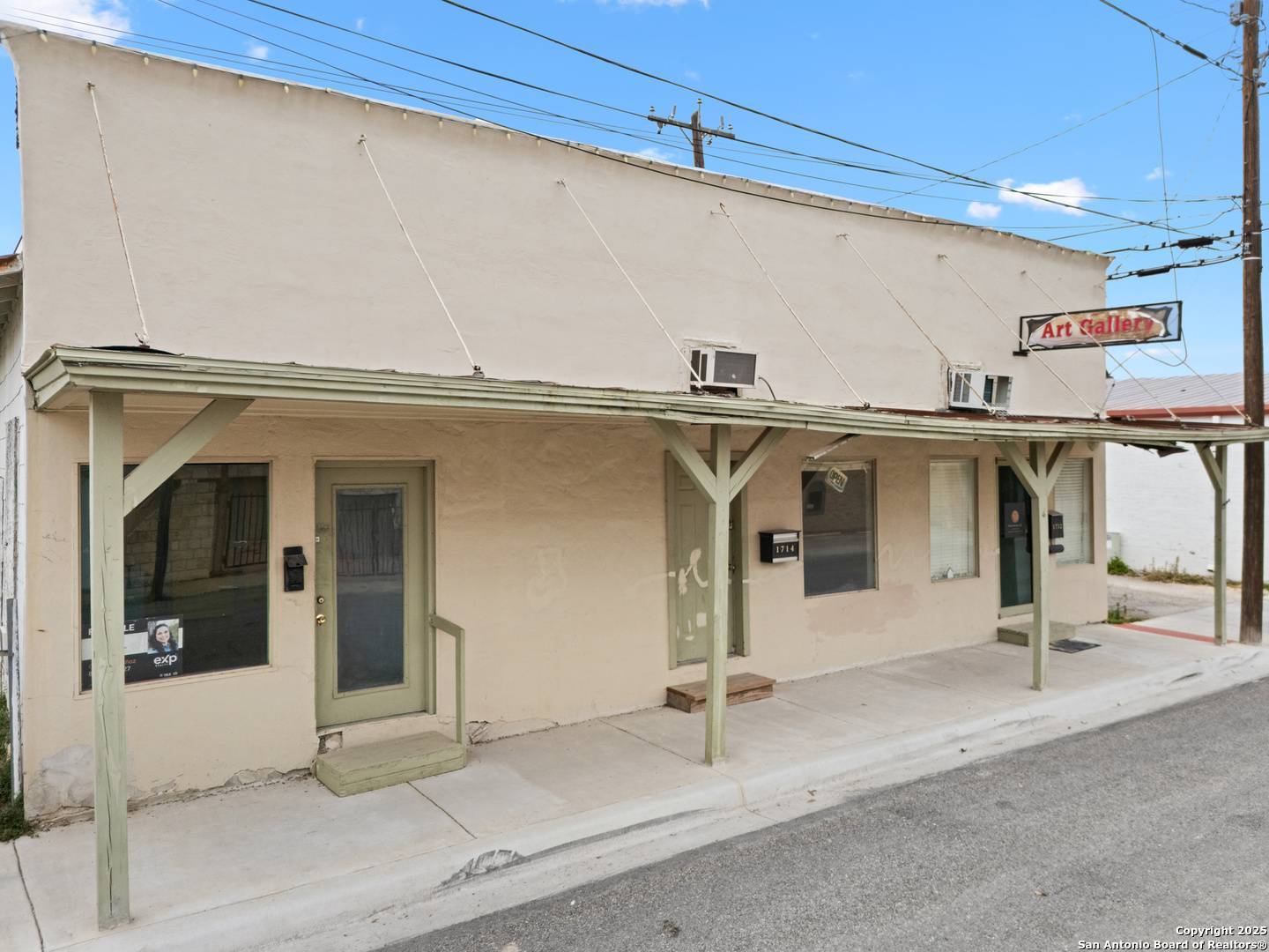 1712 AVENUE K, Hondo, TX 78861-1840
