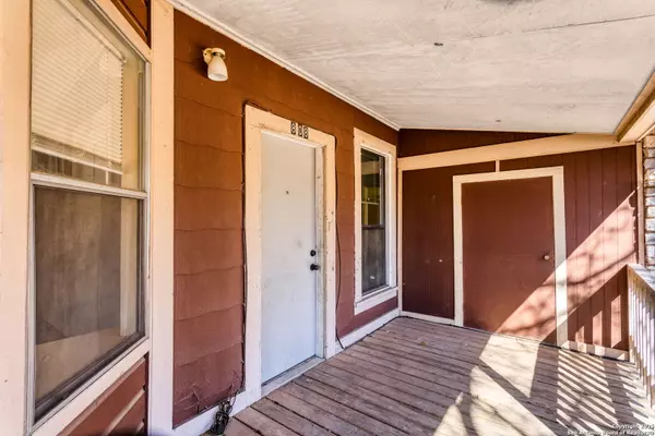 Kerrville, TX 78028-3654,808 TIVY ST