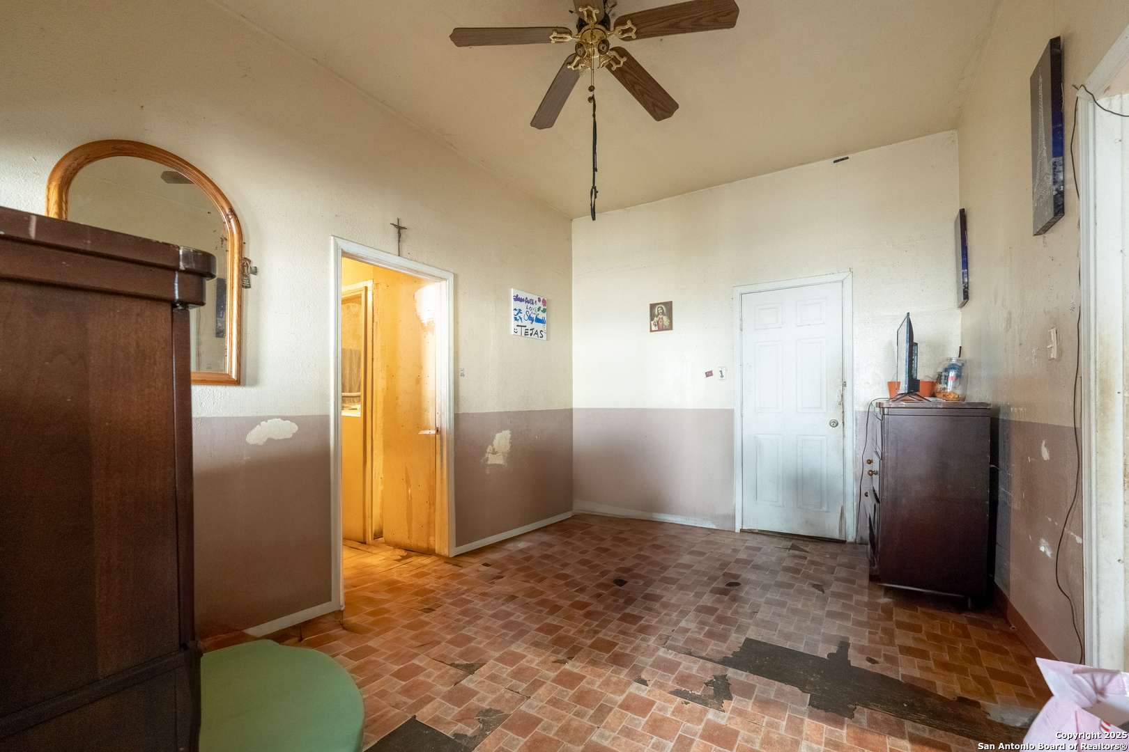 San Antonio, TX 78208,222 SANDMEYER ST