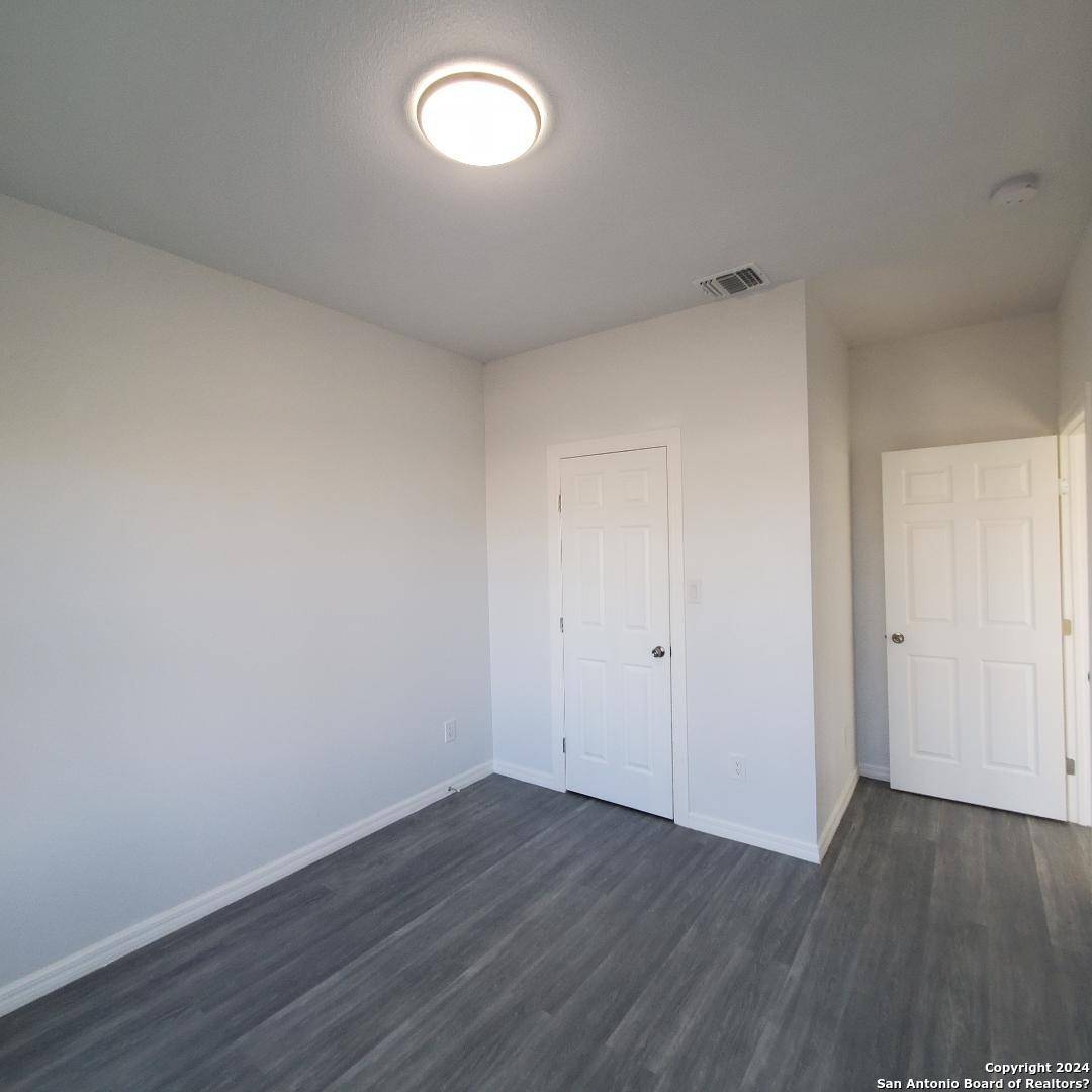 San Antonio, TX 78220,338 J St