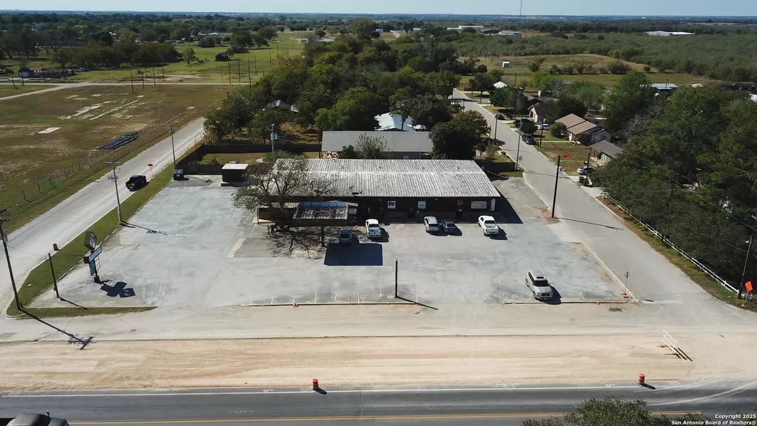 365 S.h. 123 N, Stockdale, TX 78160