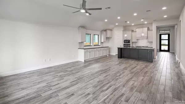 Seguin, TX 78155,1841 Windward Way