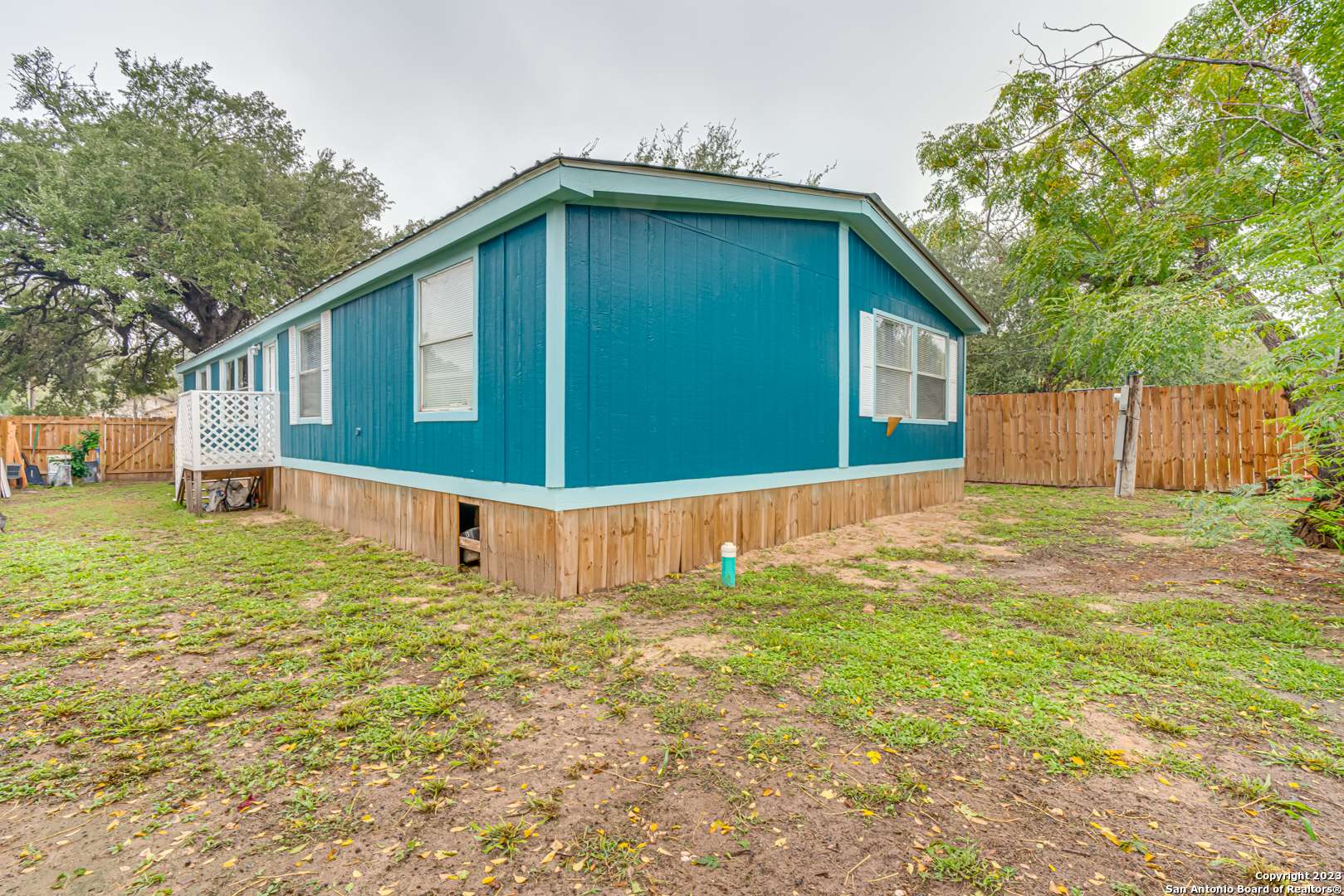 Pleasanton, TX 78064-2815,805 BOWEN ST