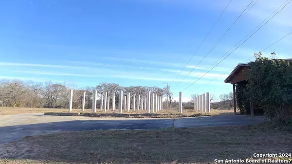 Comfort, TX 78013,327 IDLEWILDE BLVD