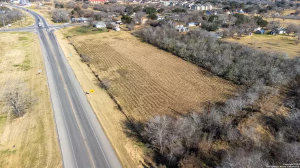 Floresville, TX 78114-2900,1901 3RD ST