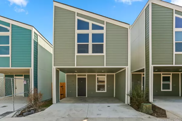 310 W Evergreen St #120, San Antonio, TX 78212