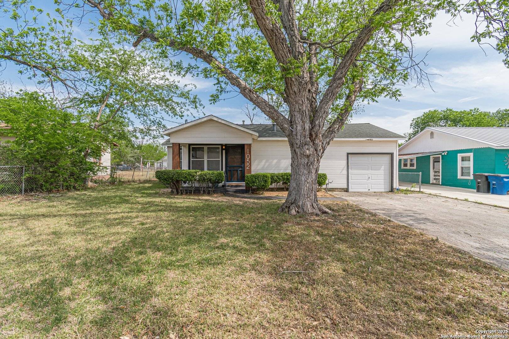 New Braunfels, TX 78130-3764,1052 DUNLAP DR